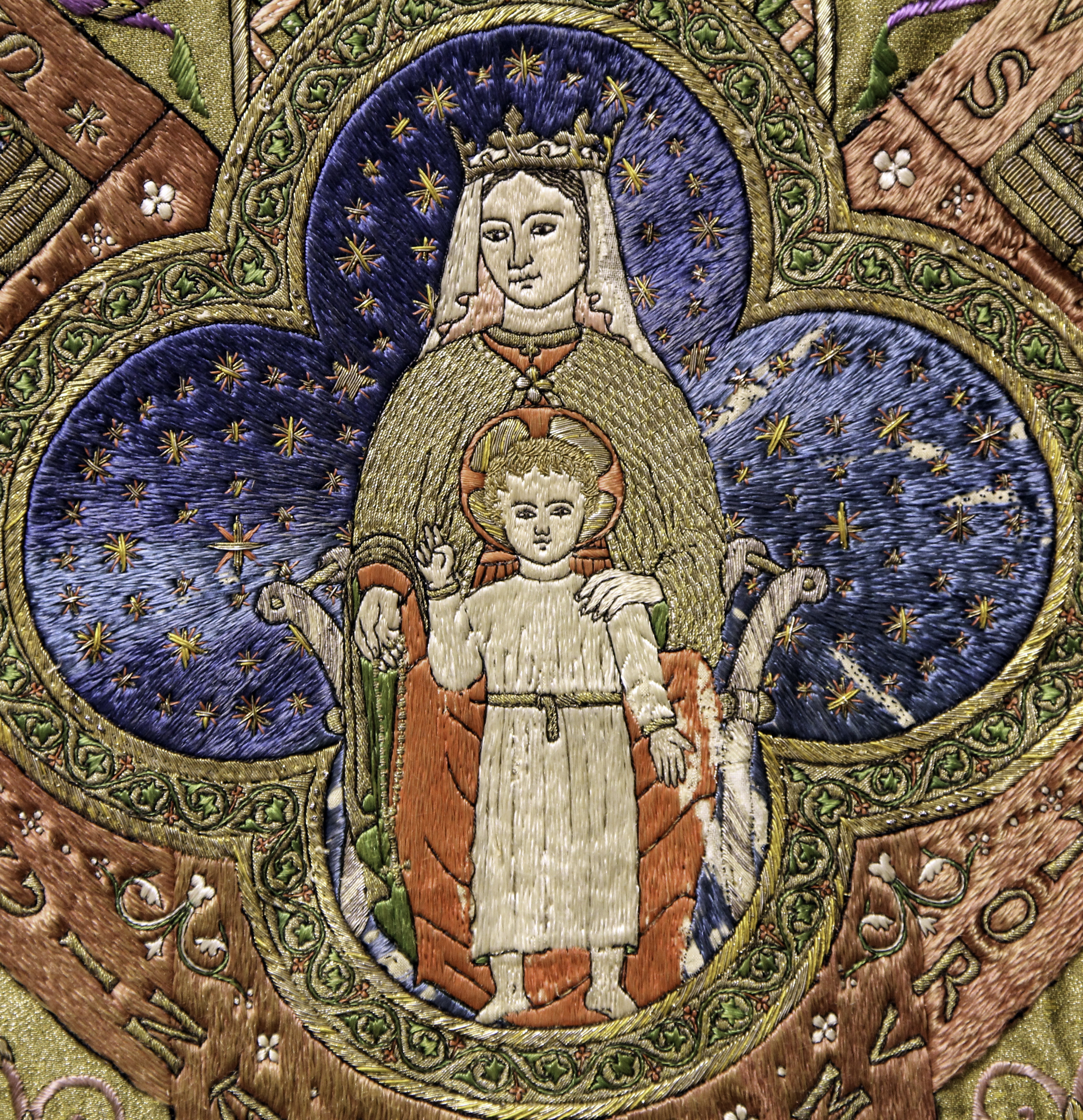 Mère et l’Enfant – Motif sur chasuble, prieuré des dominicains de Toulouse
